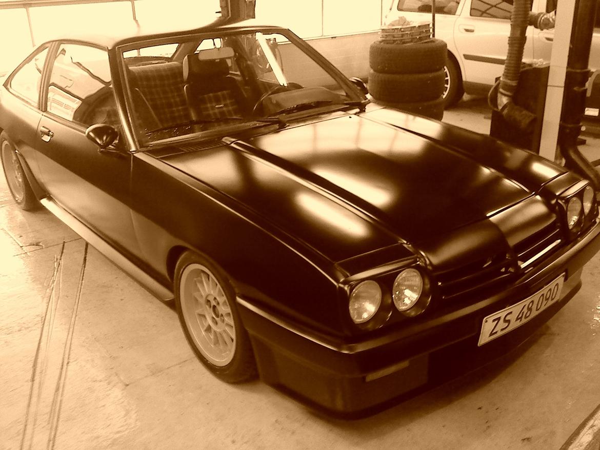 Opel Manta B billede 1