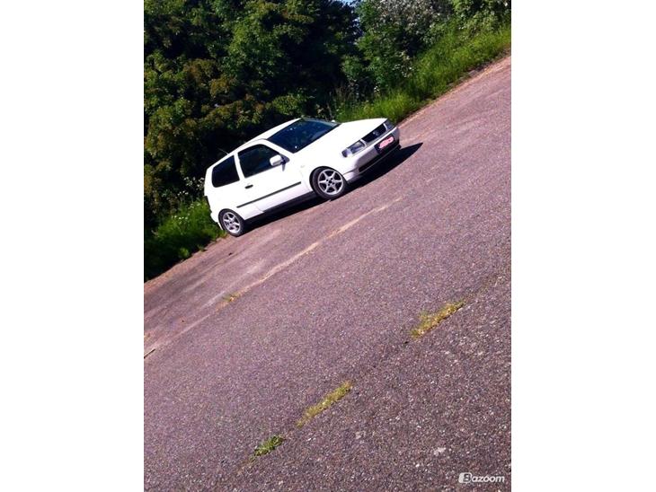 {{currentPhoto.altText}} billede {{currentPhoto.number}}