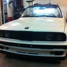 BMW e30 318i/320i