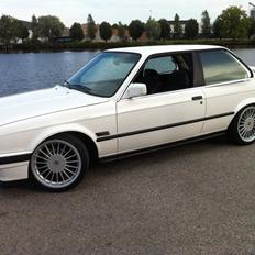 BMW e30 318i/320i
