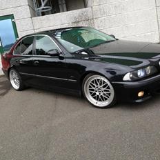 BMW E39 523I Sedan