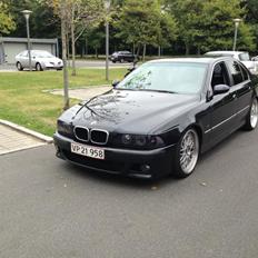 BMW E39 523I Sedan