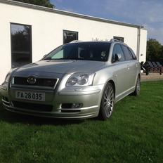 Toyota Avensis 2,4 Executive Aut. st.car