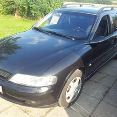 Opel Vectra B Carvan 2.2 Solgt