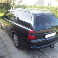 Opel Vectra B Carvan 2.2 Solgt