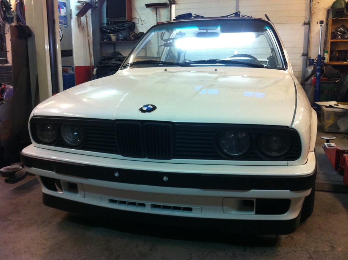 BMW e30 318i/320i billede 3