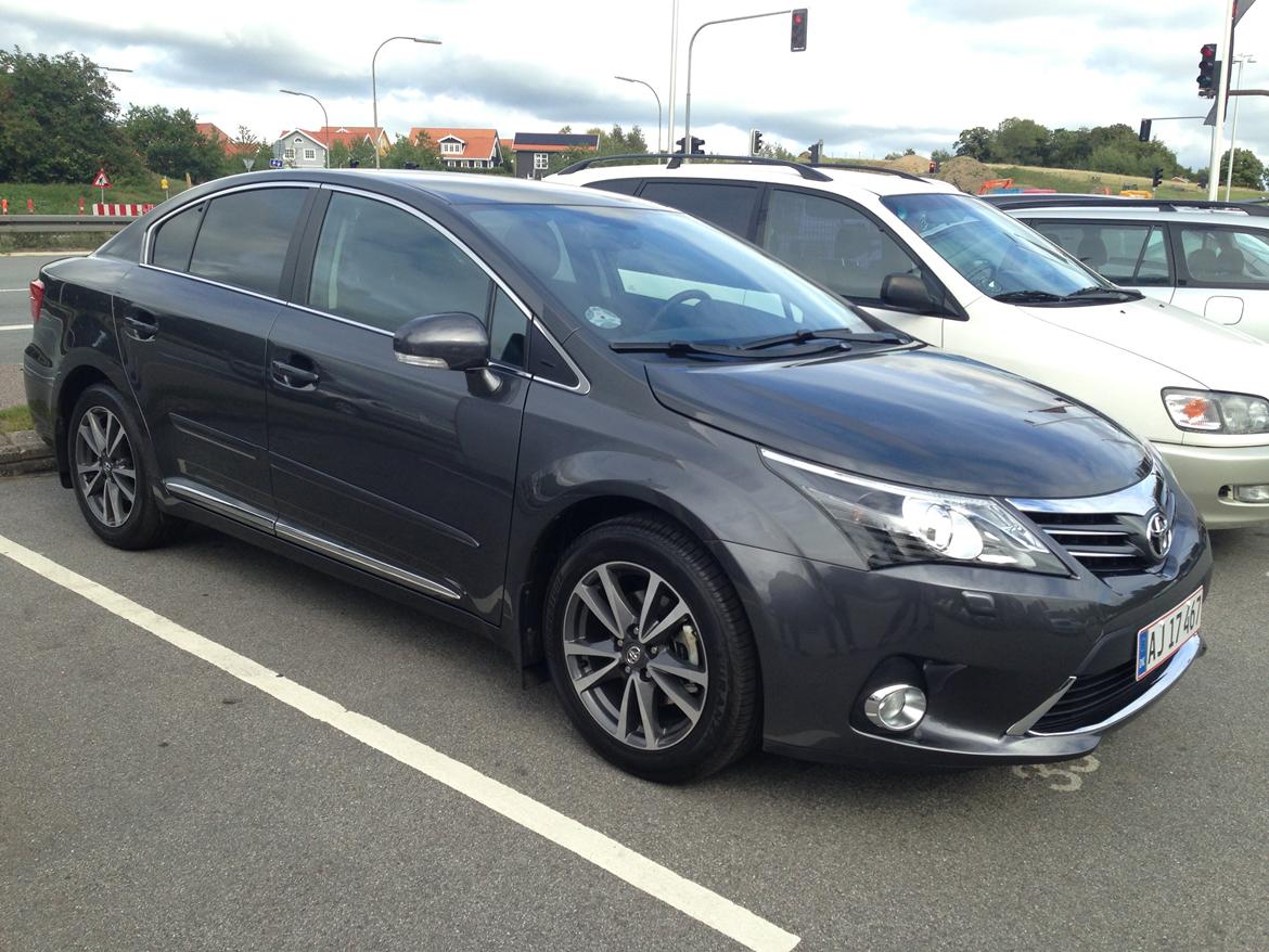 Toyota Avensis T2 Premium Business billede 2