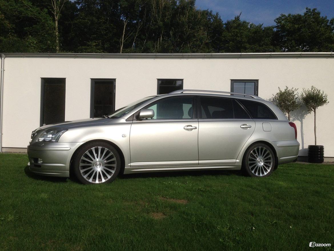 Toyota Avensis 2,4 Executive Aut. st.car billede 6