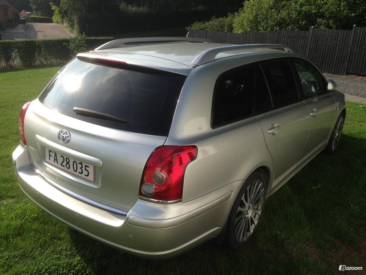 Toyota Avensis 2,4 Executive Aut. st.car billede 7
