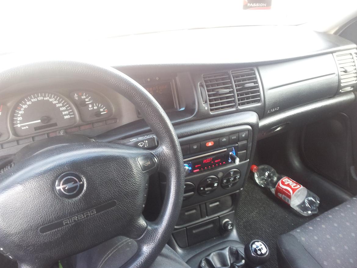 Opel Vectra B Carvan 2.2 Solgt billede 5