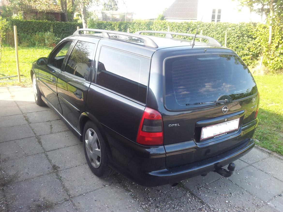 Opel Vectra B Carvan 2.2 Solgt billede 3