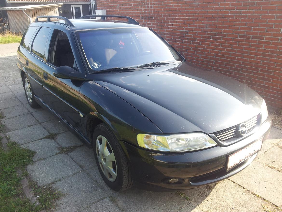 Opel Vectra B Carvan 2.2 Solgt billede 2