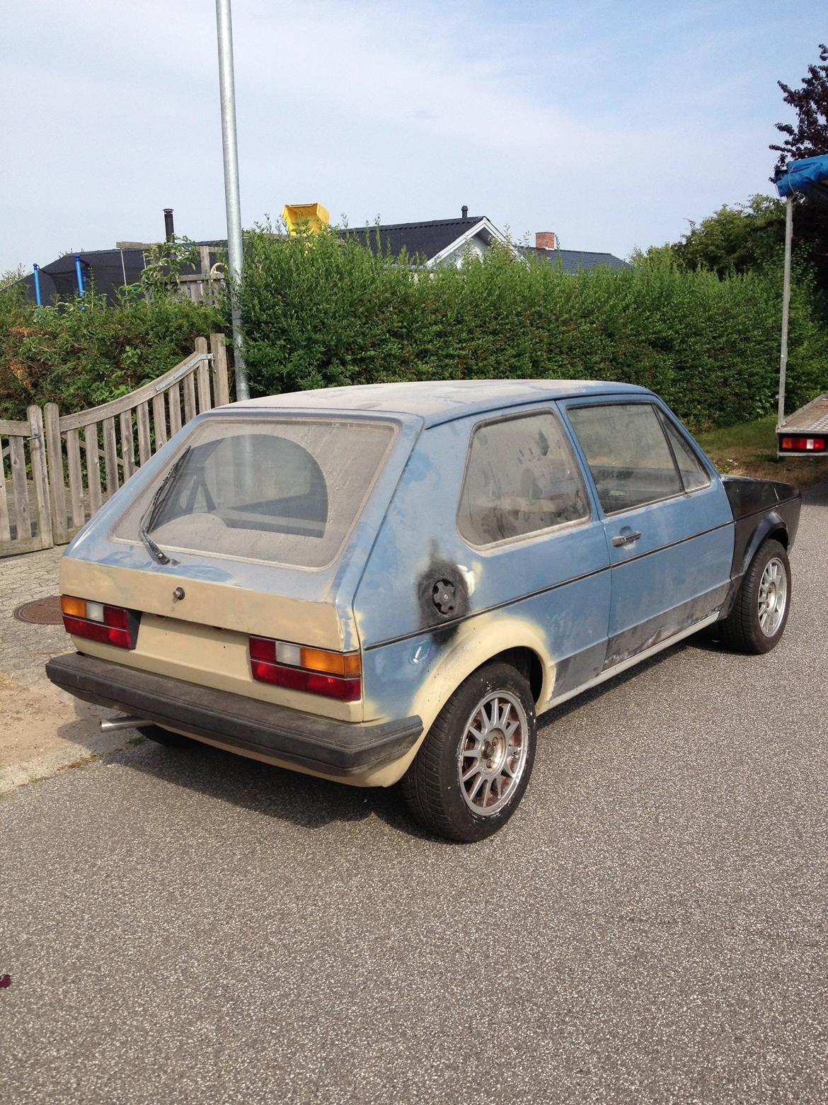 VW Golf MK1 - Netop landet på adressen efter en længere tur på ryggen af et fejeblad. billede 3