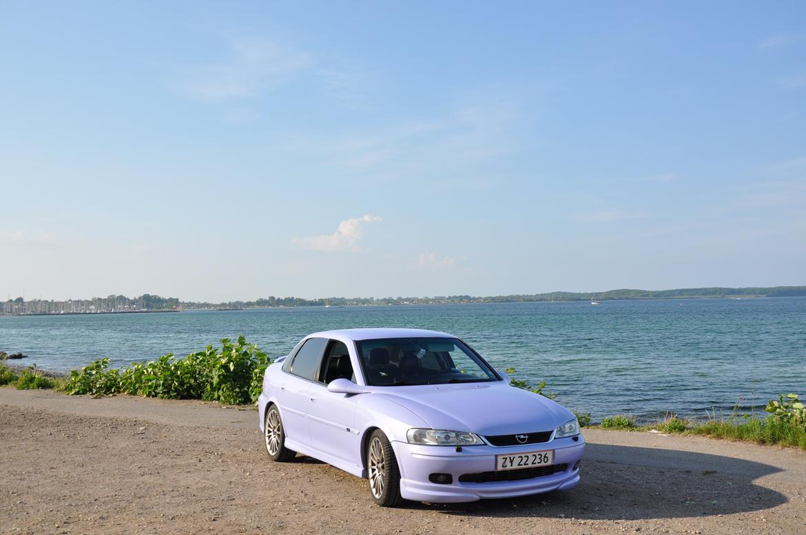 Opel Vectra B 2,2 sport billede 1