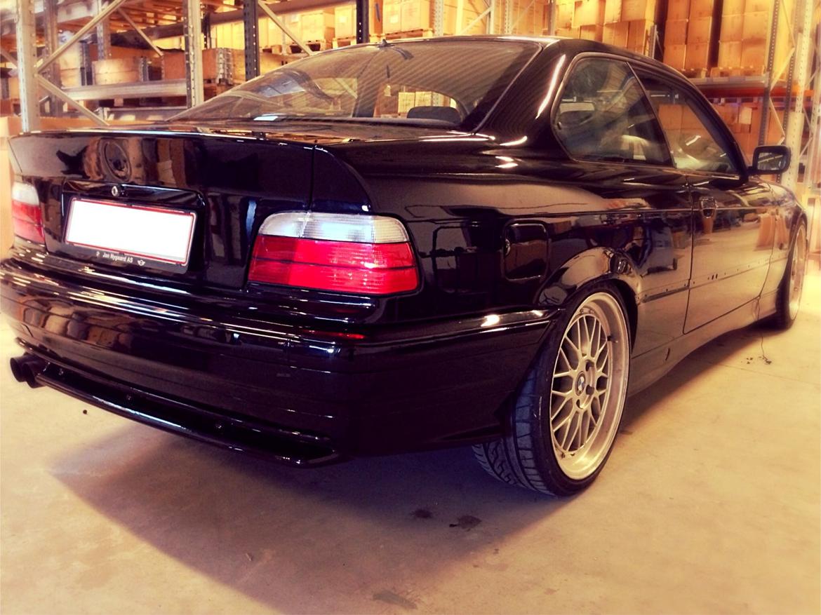 BMW 323i Coupe billede 4