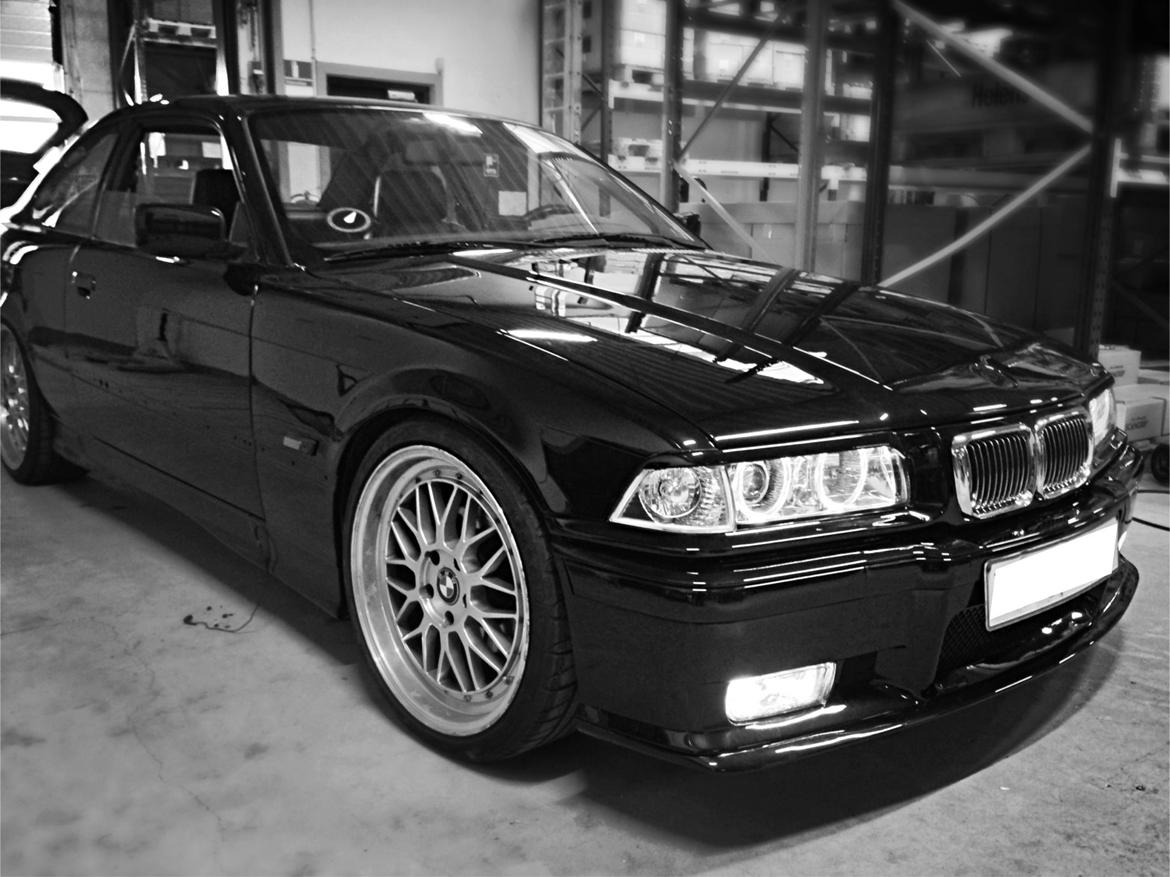 BMW 323i Coupe billede 2