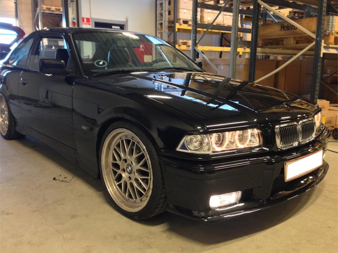 BMW 323i Coupe billede 9