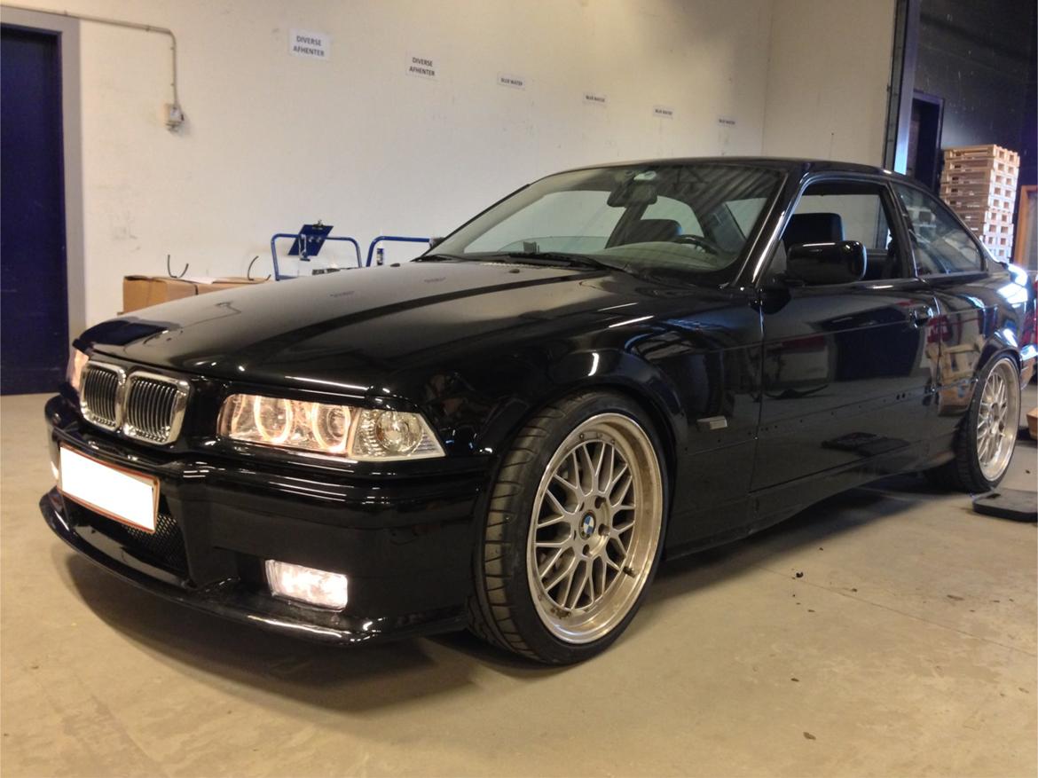 BMW 323i Coupe billede 10