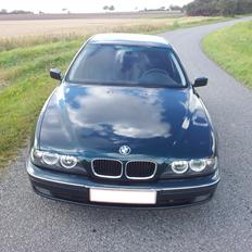 BMW E39 523I
