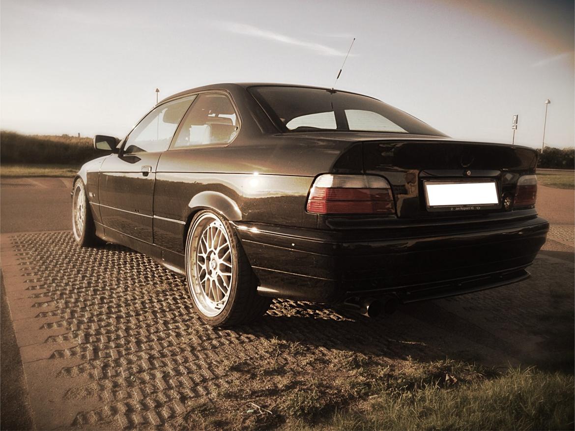 BMW 323i Coupe billede 3