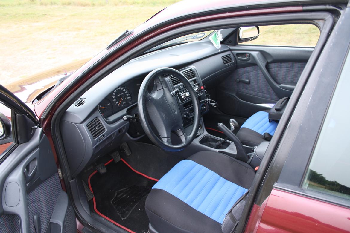 Toyota Carina E 1.6 XLi billede 8