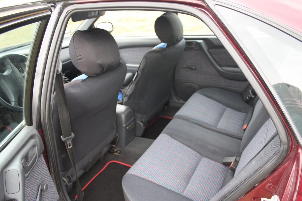 Toyota Carina E 1.6 XLi billede 9