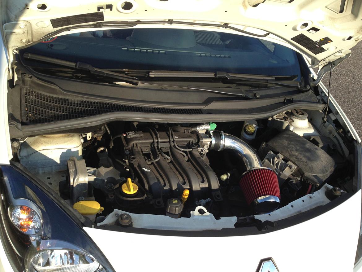 Renault Twingo - Motorrummet efter instalation af Simota sportsfilter. K&N bliver købt hjem og sat på i stedet snarest muligt. billede 5