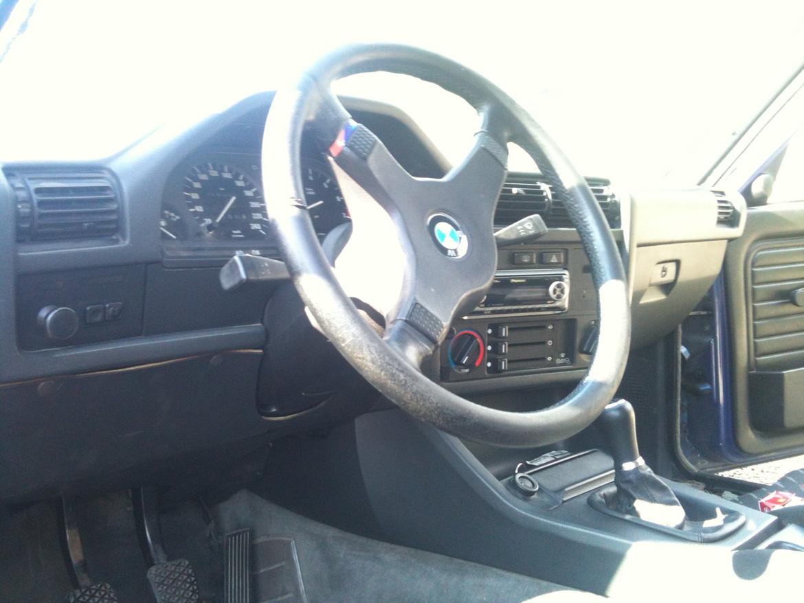 BMW E30 320i/325i billede 7