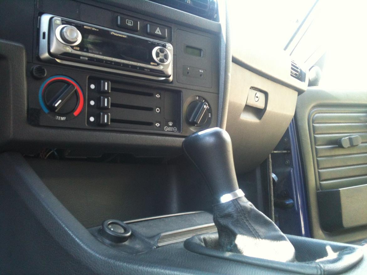 BMW E30 320i/325i billede 8