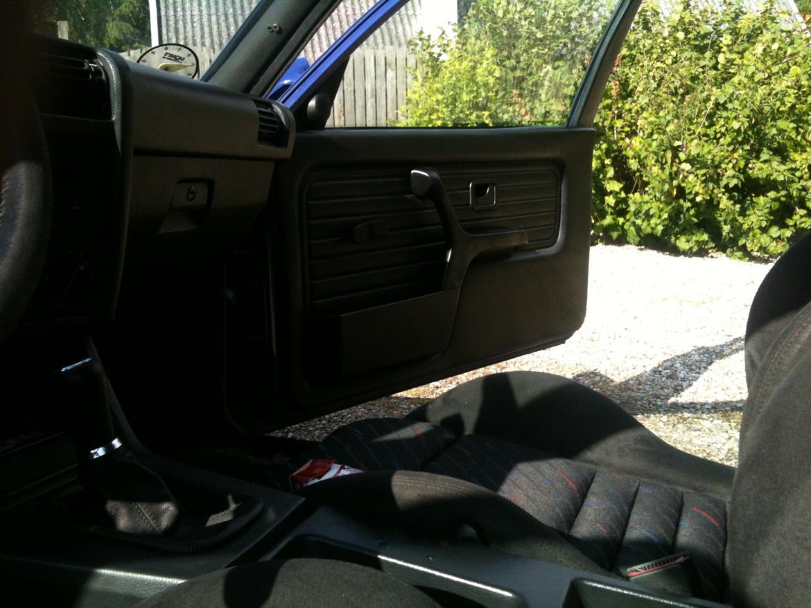 BMW E30 320i/325i billede 9