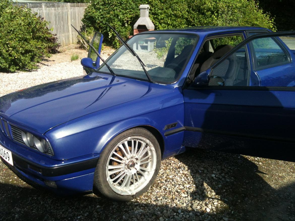 BMW E30 320i/325i billede 10