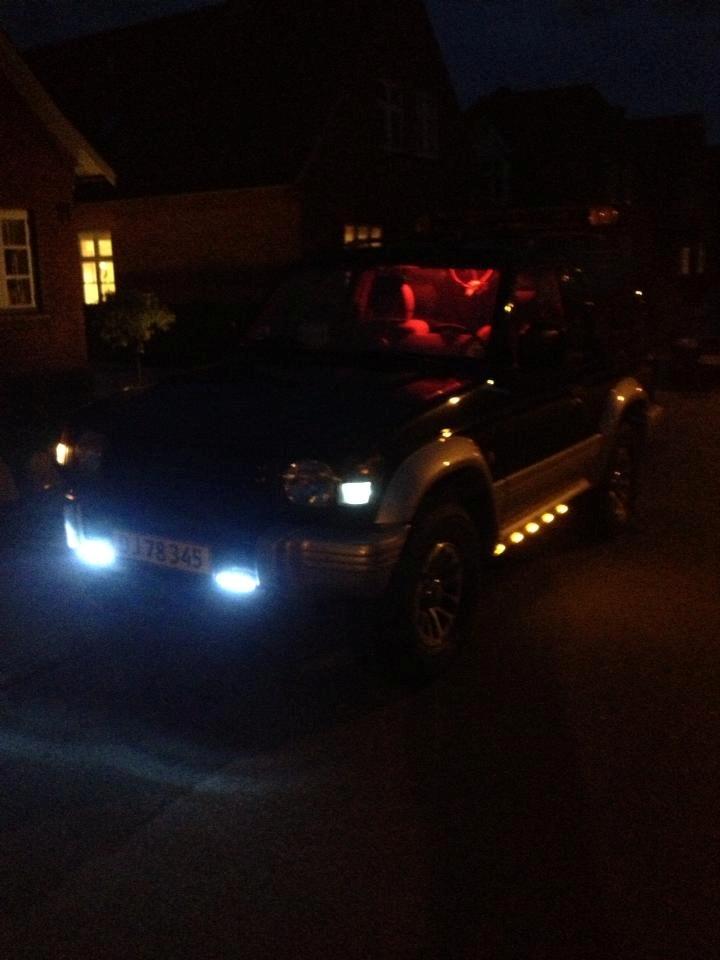 Mitsubishi Pajero - efter montering af markeringslygterne. billede 8