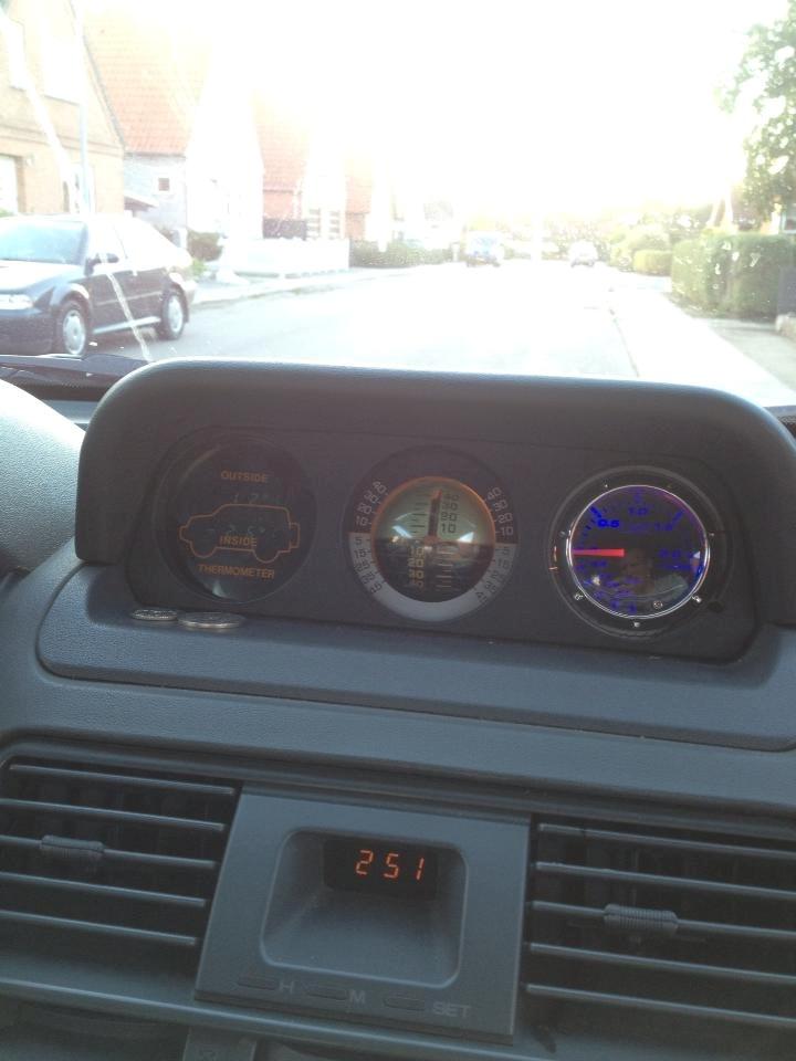 Mitsubishi Pajero - Temperturmåler og kompas og selvfølgelig turbomåler billede 12