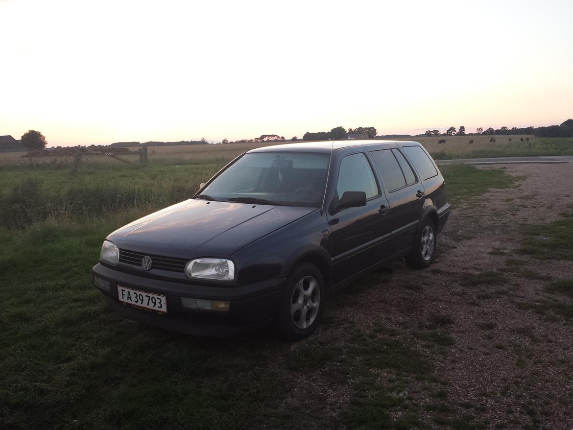 VW Golf III Variant - 
Imens jeg var ved at skabe liv i kofangerne! billede 9
