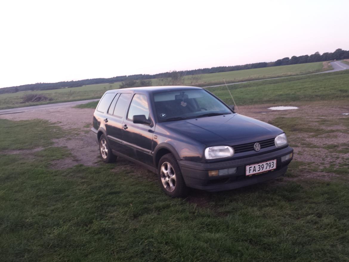 VW Golf III Variant - 
Imens jeg var ved at skabe liv i kofangerne! billede 14