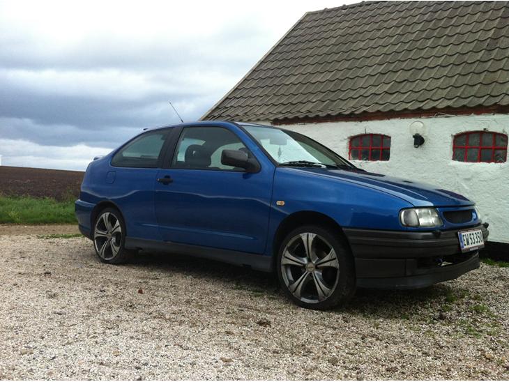 {{currentPhoto.altText}} billede {{currentPhoto.number}}