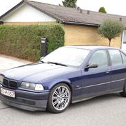 BMW E36 320i baravia