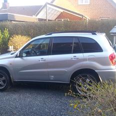Toyota RAV4 1,8 VTT-i 4x2 5d **SOLGT**