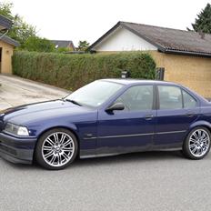 BMW E36 320i baravia