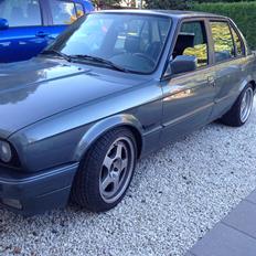 BMW E30