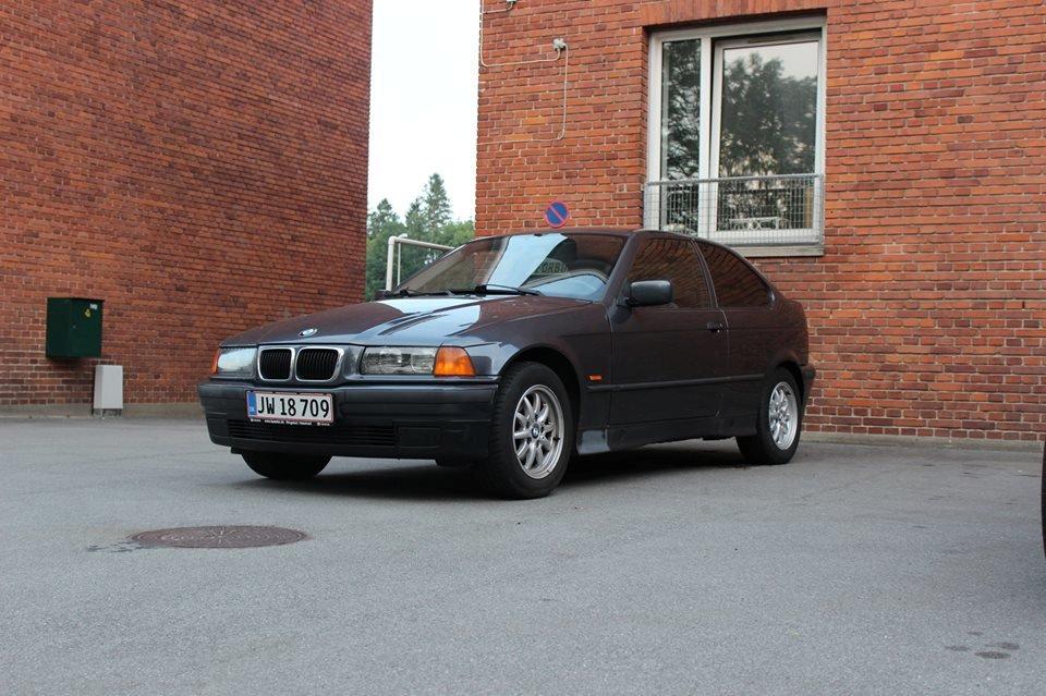 BMW 316i Compact - Bilen trænger til en vask!! ;) billede 5