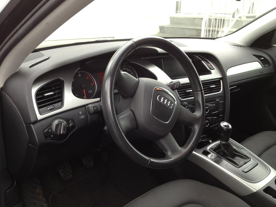Audi A4 Avant 2.0 TDI "SOLGT" billede 10