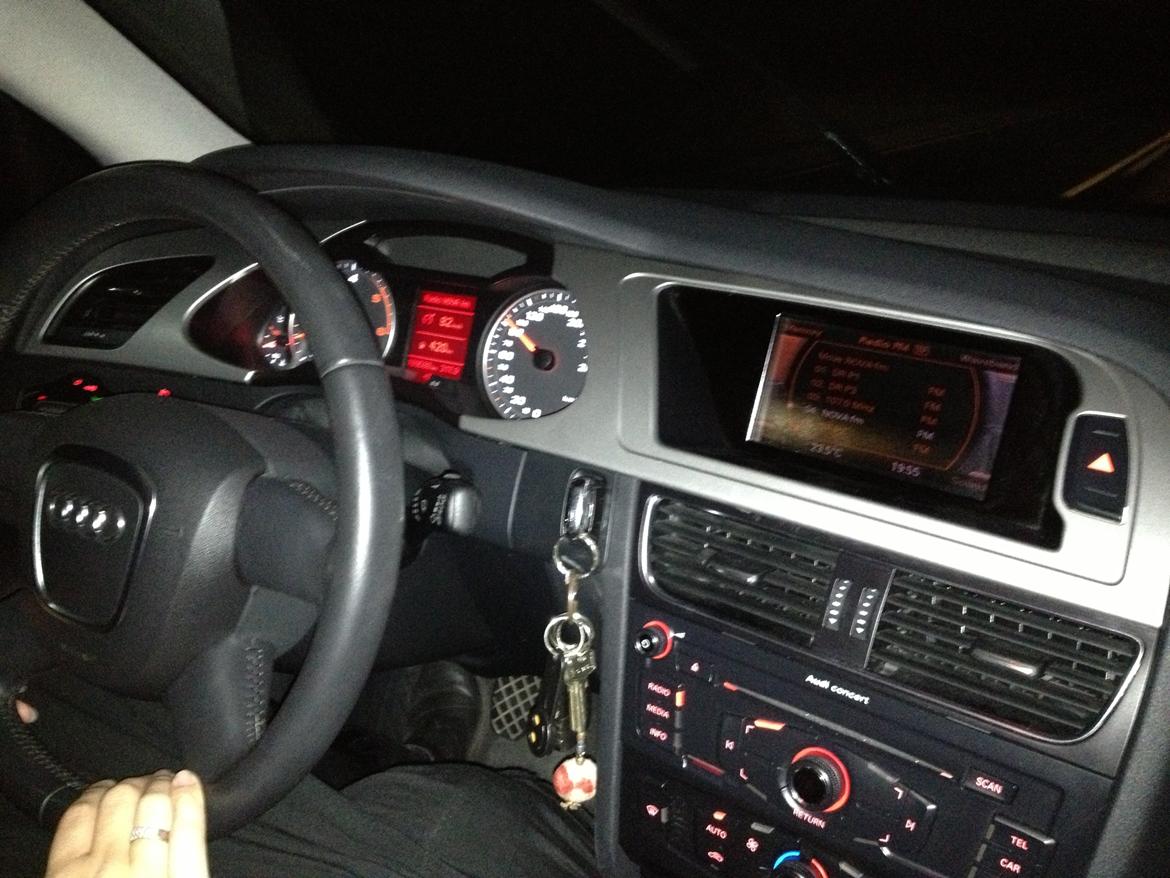 Audi A4 Avant 2.0 TDI "SOLGT" billede 13