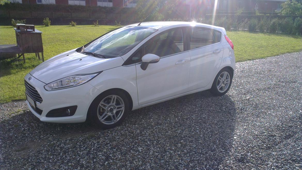 Ford fiesta 1,0 SCTI Titanium 125 - Med 35mm H&R sænkningssæt billede 17