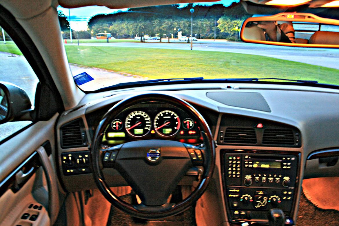 Volvo XC70 2.5T AWD - Det blev ikke det bedste billede, men alligevel; For dælen, hvor sidder man godt! billede 17