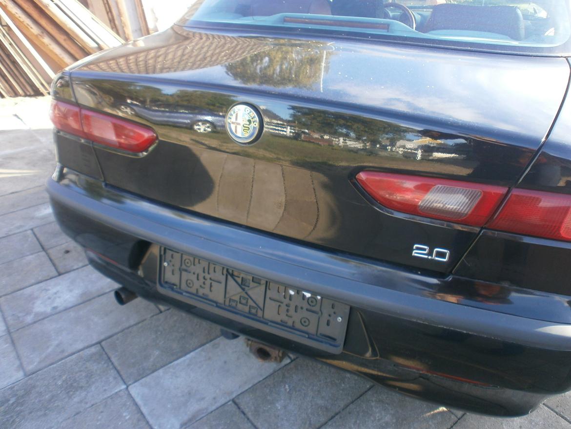 Alfa Romeo 156 2.0 TS - SÅ fik jeg alle de mærker og numre af bagsmækken .. 2.0 må være nok !! billede 11