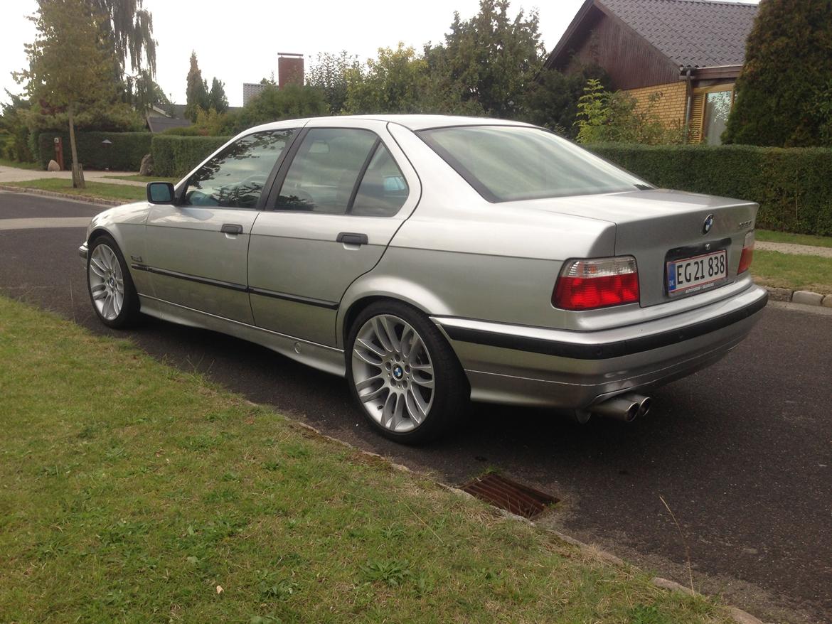 BMW 320i e36 aut. billede 14