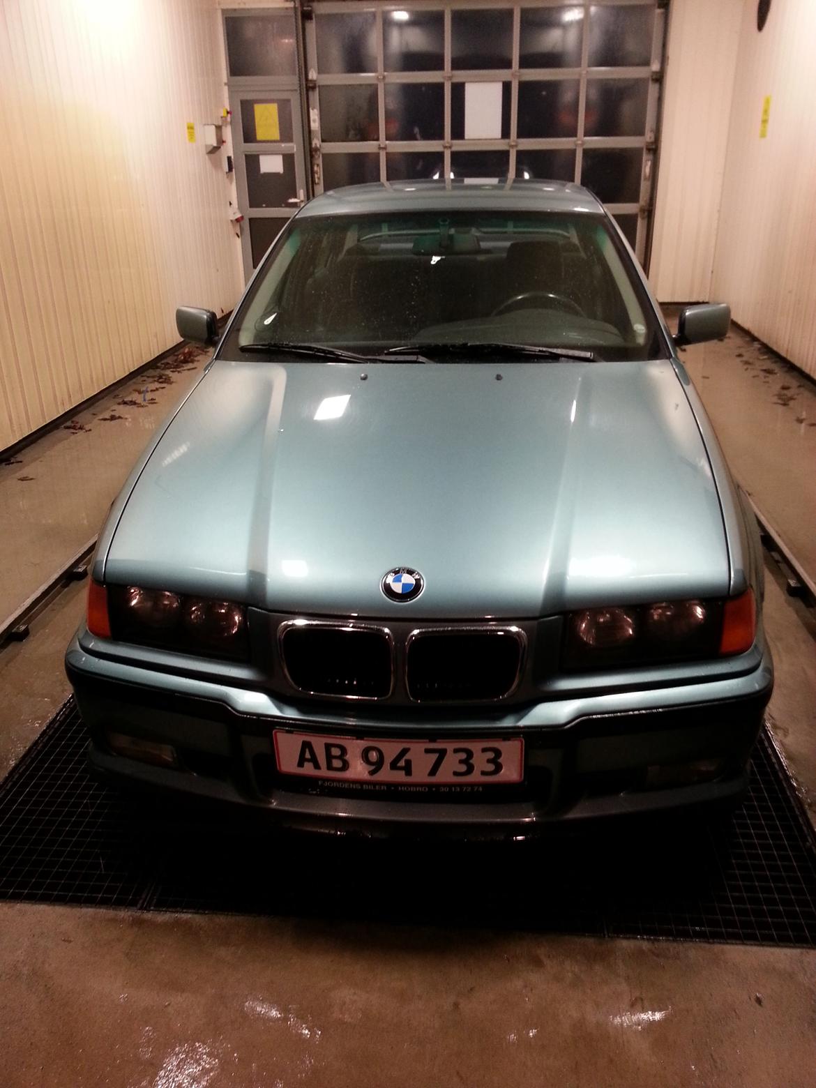BMW E36 323i "SOLGT" - Sådan så den ud lige da jeg havde købt den. billede 13