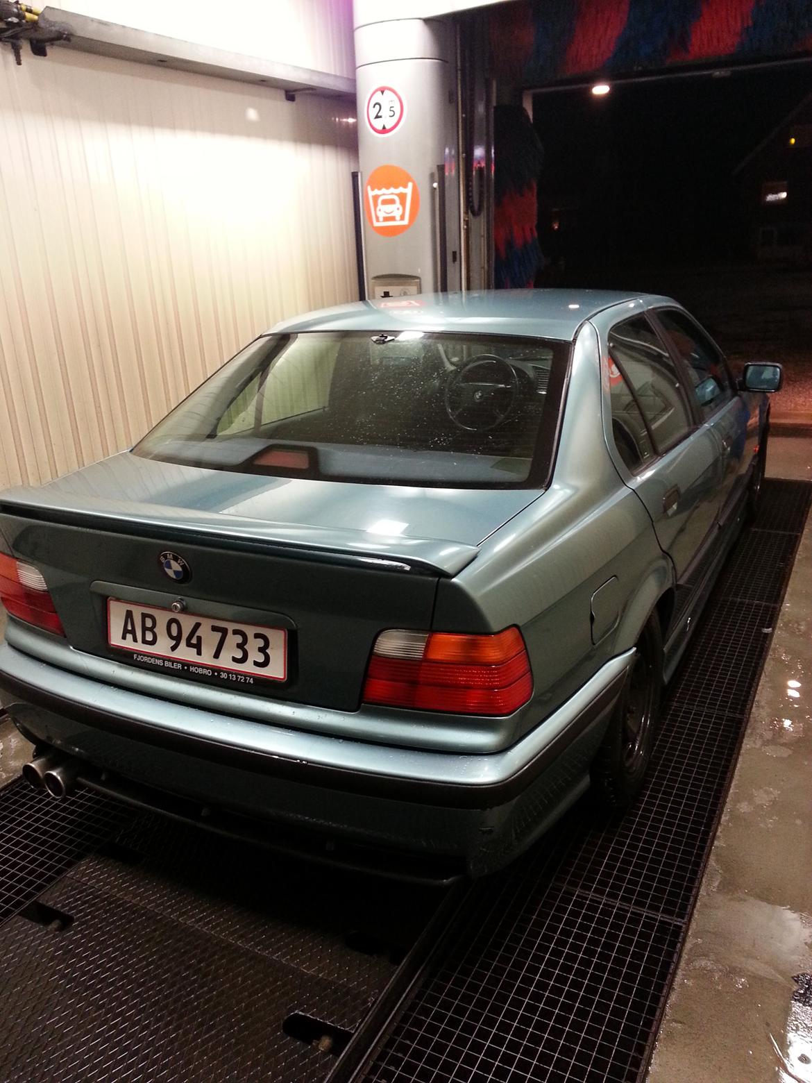 BMW E36 323i "SOLGT" - Sådan så den ud lige da jeg havde købt den. billede 14