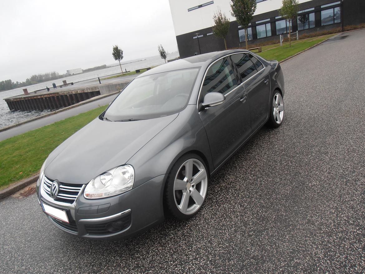 VW JETTA 2.0 TDI DSG Comfortline SOLGT billede 1